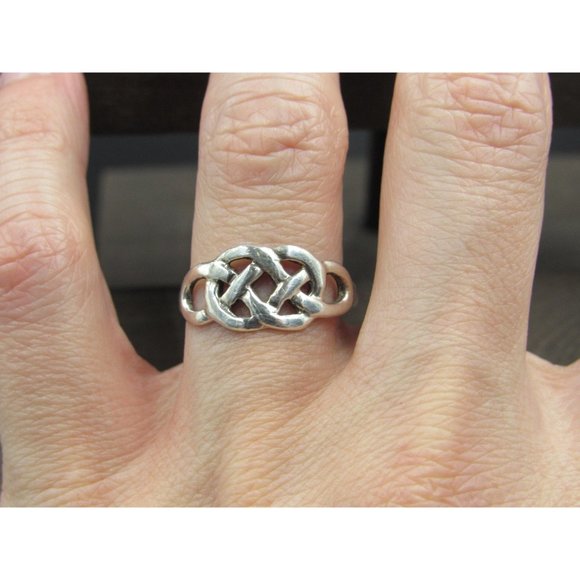 Size 8 Sterling Silver Celtic Knot Design Band Ring Vintage Bohemian Everyday - Picture 3 of 6